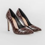 حذاء بكعب عالي جلد باللون البني من shoes&more