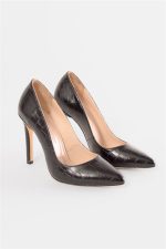 ⁦حذاء بكعب عالي من الجلد الأسود من shoes&more⁩ - الصورة ⁦3⁩