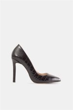 حذاء بكعب عالي من الجلد الأسود من shoes&more