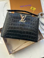 شنطة ستاتي LV