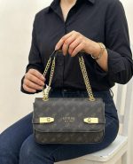 ⁦حقيبة ستاتي Guess⁩ - الصورة ⁦2⁩