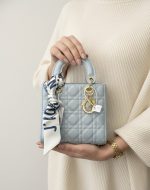 ⁦حقيبة نسائية Dior⁩ - الصورة ⁦2⁩