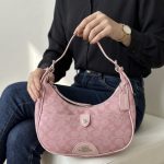 حقيبة نسائية Coach