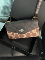 ⁦حقيبة نسائية Coach⁩ - الصورة ⁦2⁩