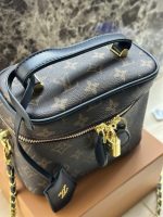 ⁦حقيبة نسائية LV⁩ - الصورة ⁦2⁩