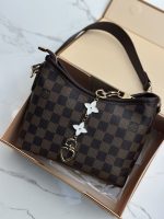 حقيبة نسائية LV