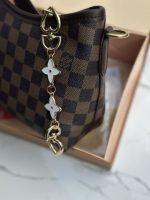 ⁦حقيبة نسائية LV⁩ - الصورة ⁦2⁩