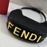 حقيبة نسائية Fendi