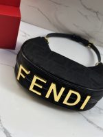 حقيبة نسائية Fendi