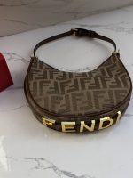 ⁦حقيبة نسائية Fendi⁩ - الصورة ⁦2⁩