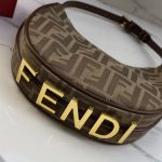 حقيبة نسائية Fendi