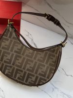 ⁦حقيبة نسائية Fendi⁩ - الصورة ⁦3⁩