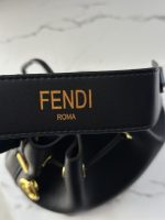 ⁦حقيبة نسائية Fendi⁩ - الصورة ⁦2⁩