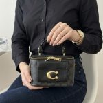 حقيبة نسائية Coach