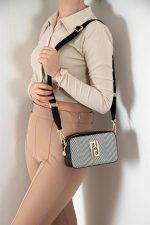 ⁦Silver & Polo SP1078 Women's Crossbody Bag, Woven, Black, White-Black⁩ - الصورة ⁦2⁩